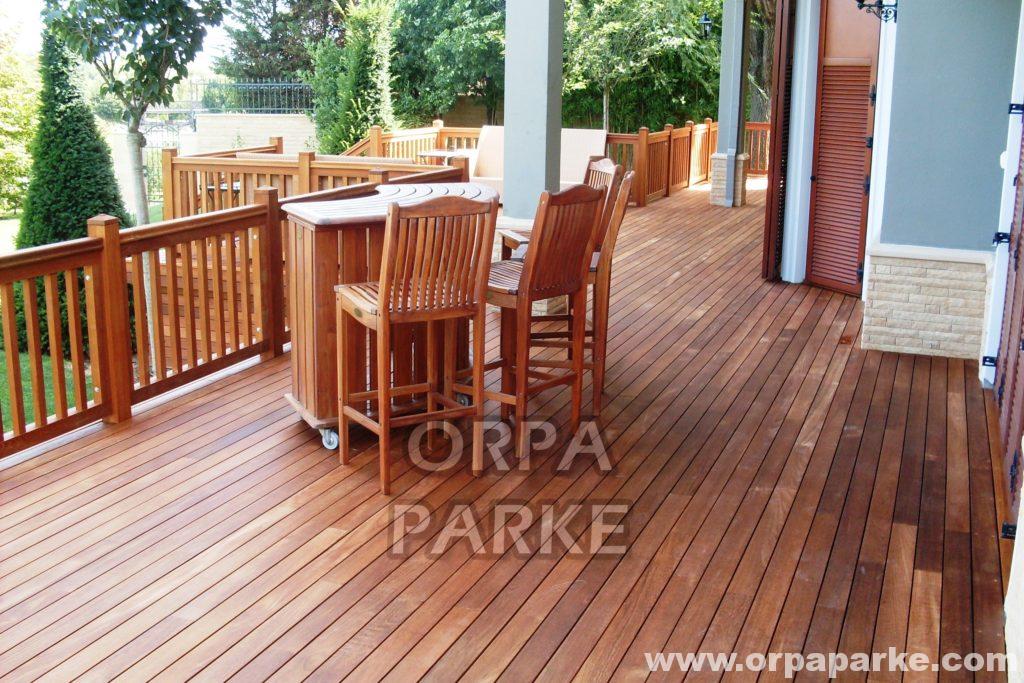 Decking Parke