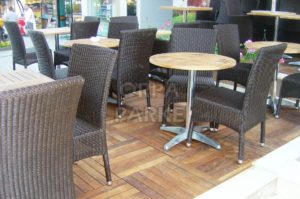 Cafe Bahçesi Zemini Tik Ağacı