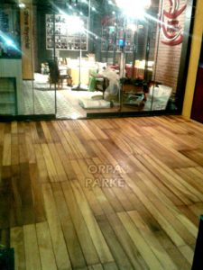 Cafe Bahçesi Deck Uygulama