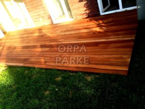 İroko Deck Döşeme Kartal'da bir evin Bahçesi