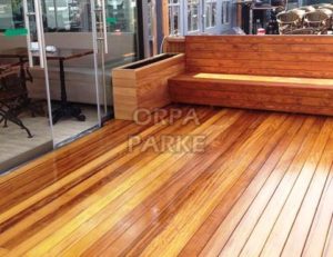 Restaurant önü iroko deck kaplama uygulamamız Ataşehir