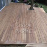 Ahşap deck bahçe