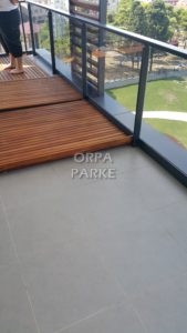 Ahşap balkon dekorasyonu